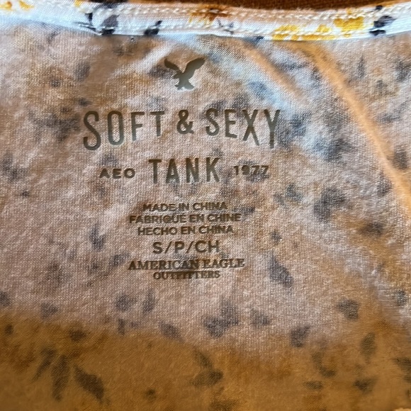 American Eagle Soft & Sexy Floral Tank - Picture 6 of 7
